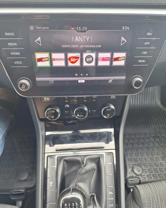 Skoda Superb cena 59900 przebieg: 220000, rok produkcji 2018 z Toruń małe 497